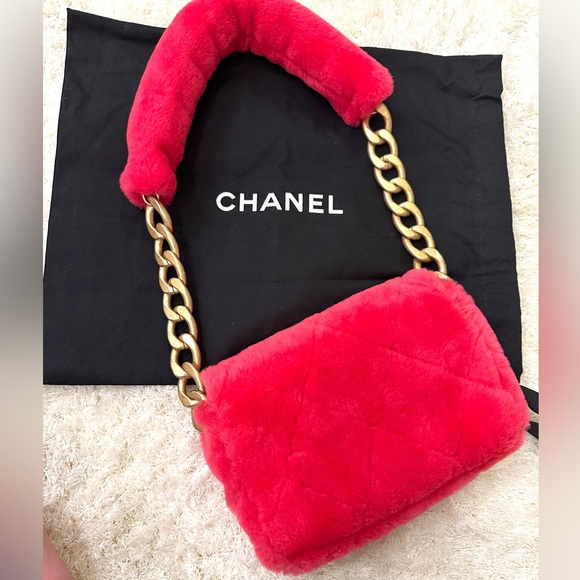 Chanel CC Quilted Shearling Chunky Chain Flap Bag - Picture 7 of 13